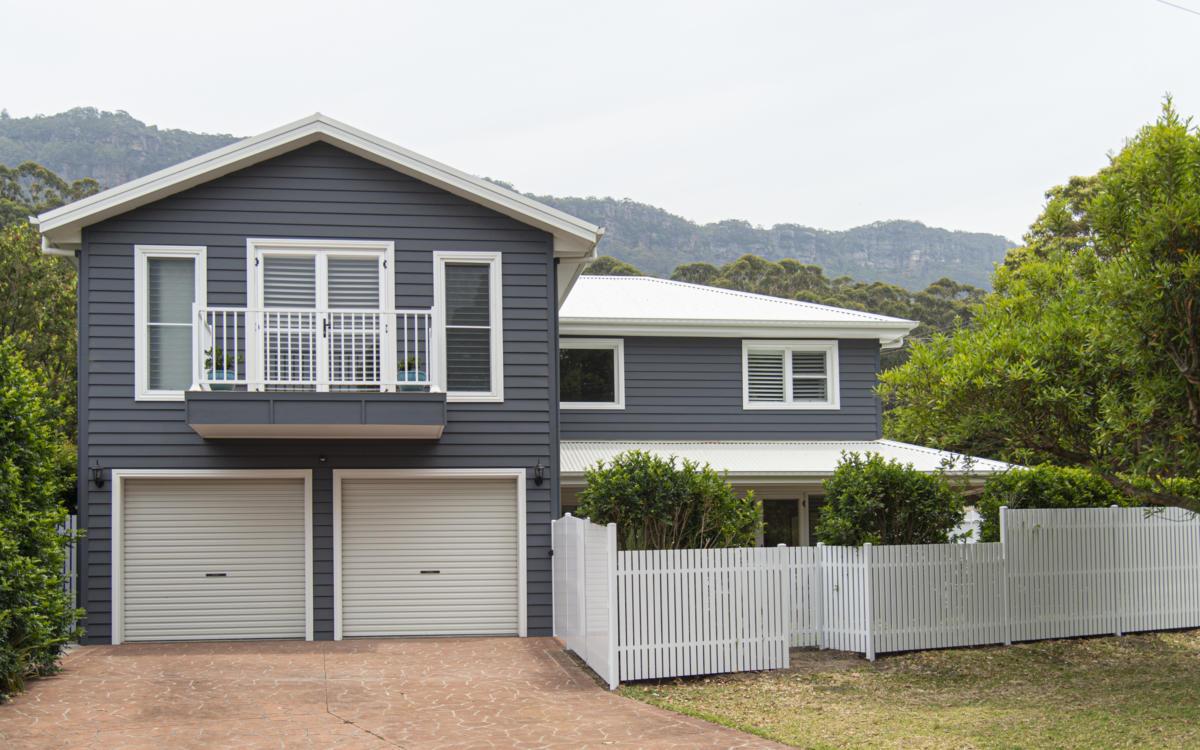 Hamptons style Dark Grey Cladding Austinmer