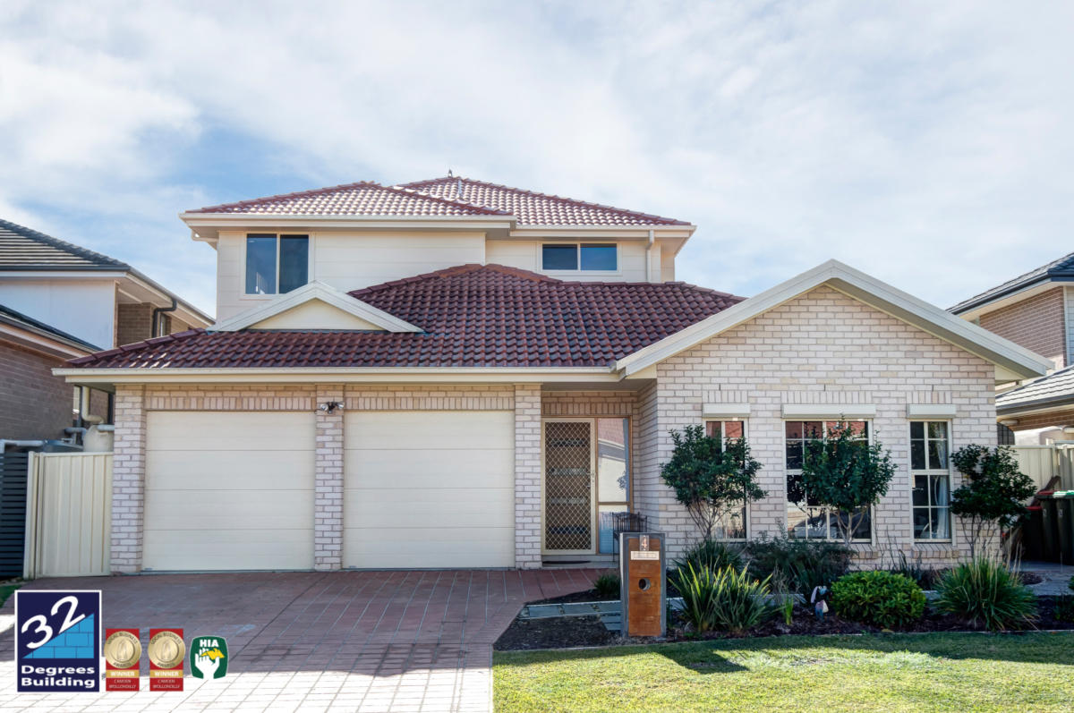 300mm Ecogroove smooth Weathertex cladding at Mount Annan