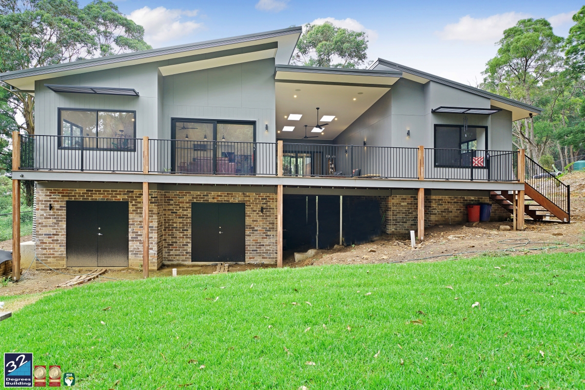 Mixture of brickwork and cladding Thirroul