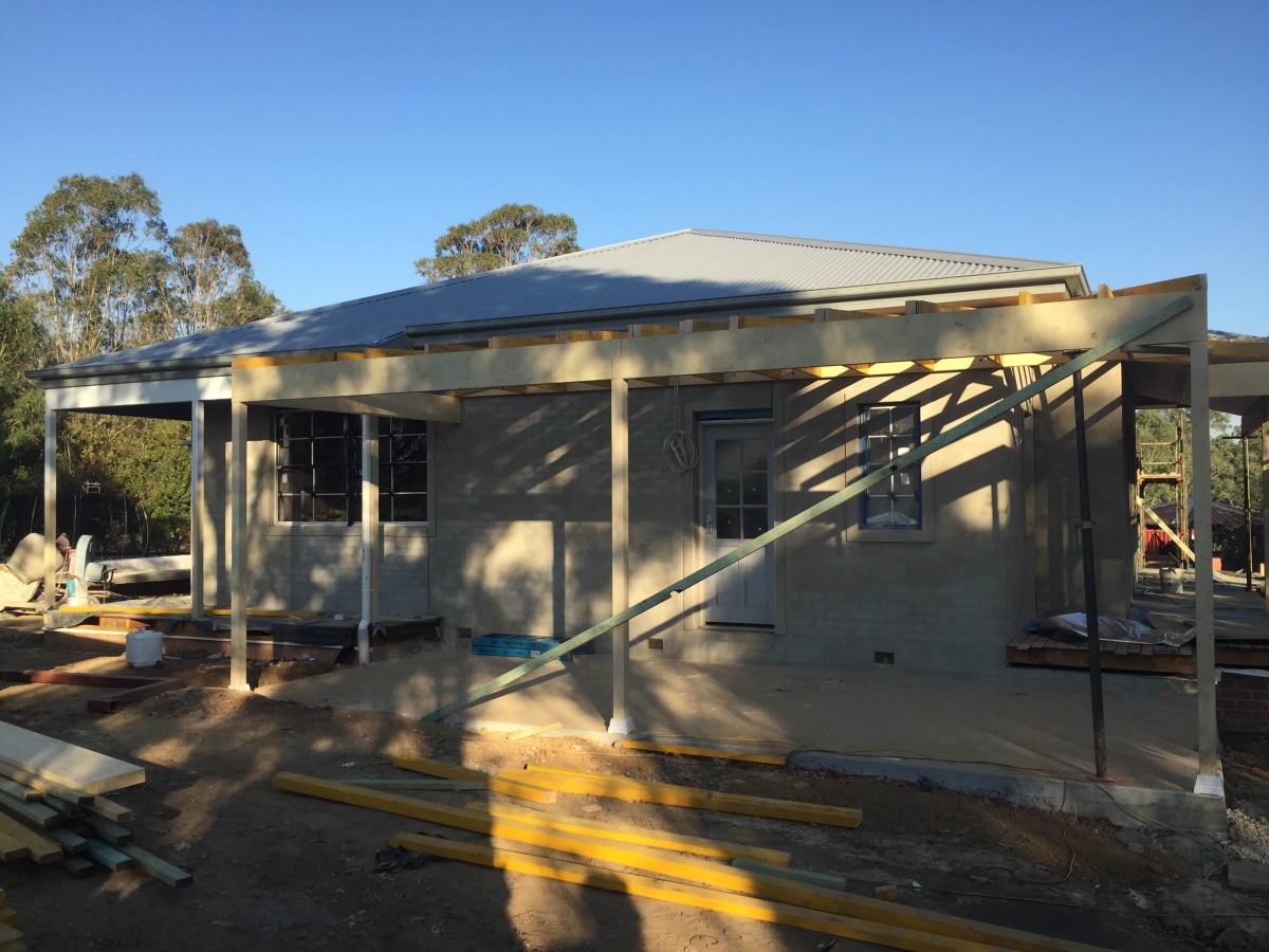 Photos of cobbity, car port nearly done.   (3) (1)