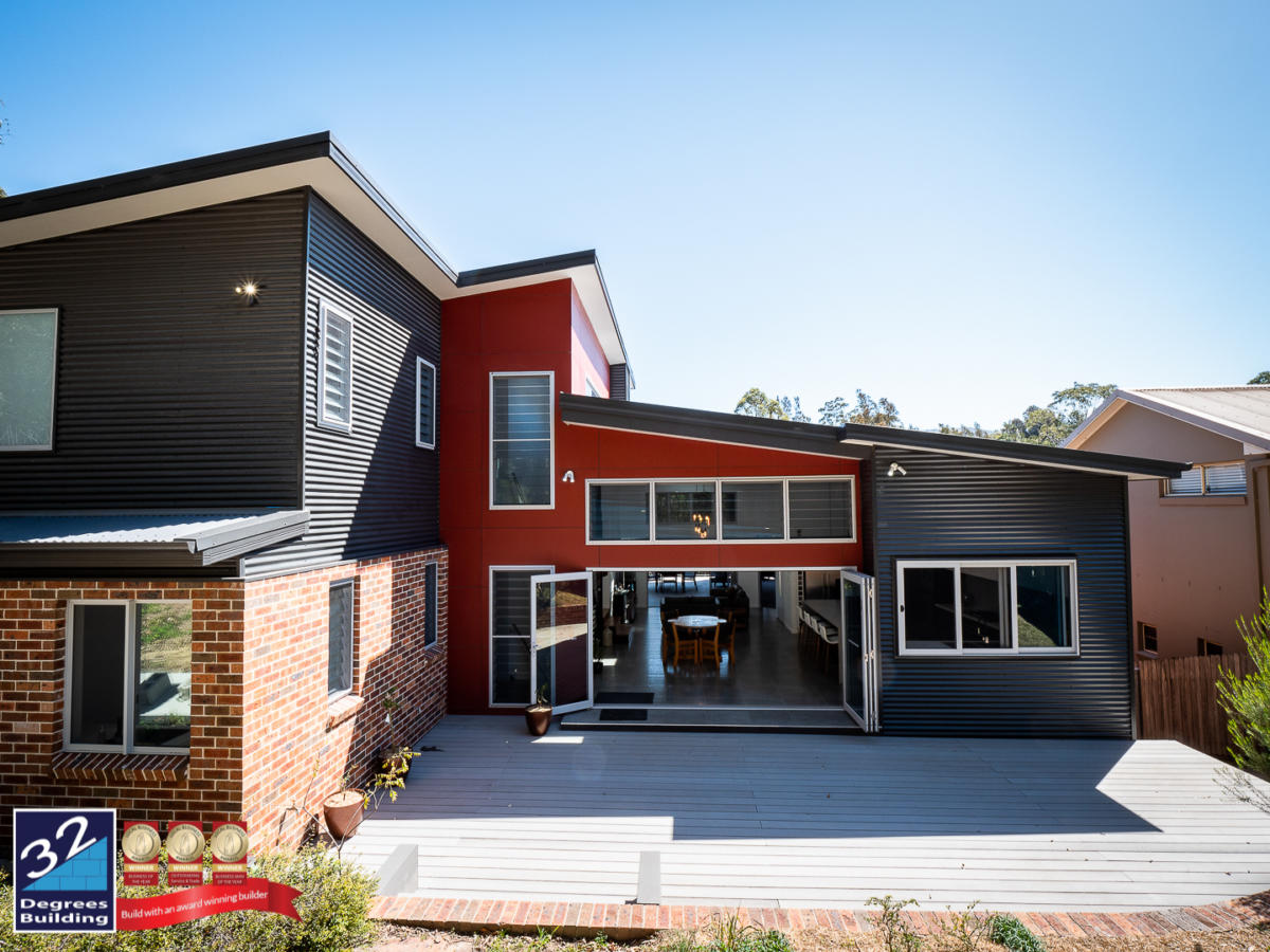 Mixture of claddingMatrix panels and Colorbond