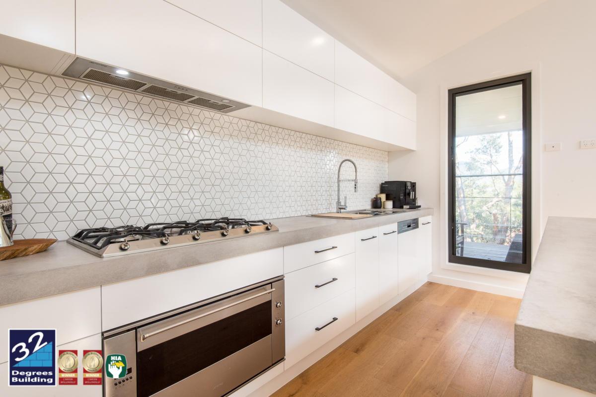 Large scale kitchen renovation Mangerton